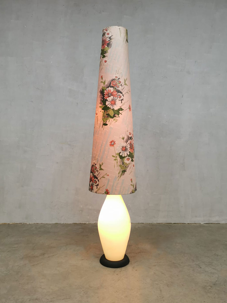 Midcentury glass vase floor lamp vloerlamp melkglas 'Pink Floral'