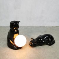 Horzel Overjas Arthur Conan Doyle Vintage ceramic table lamp keramiek 'Black Cats' | Bestwelhip