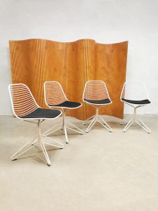 Design dining wire chairs draadstoelen Henrik Pedersen Houe 'String'