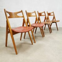 Midcentury vintage dining chairs vintage eetkamerstoelen Sawbuck CH29 H. Wegner