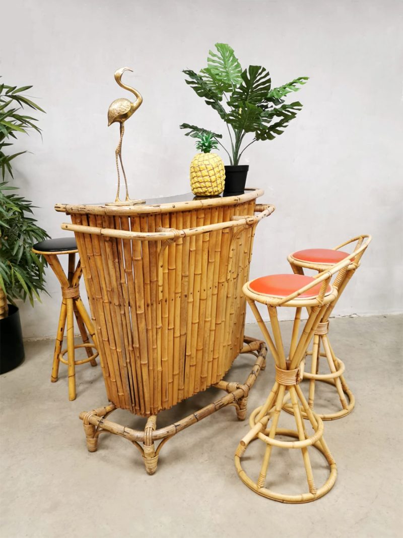 Vintage bamboo rattan bar cocktail bar sixties bamboe Tiki bar ‘sixties