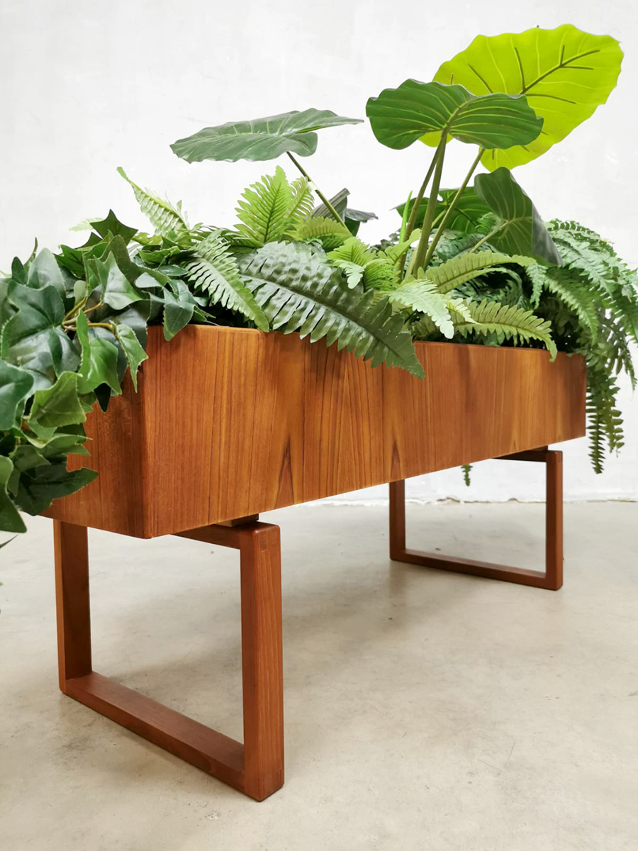oog definitief Aan het leren Scandinavian vintage wooden teak planter Deense plantenbak Kai Kristiansen  | Bestwelhip