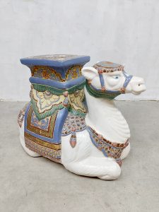 Vintage ceramic camel table tafel