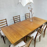 vintage uitklapbare tafel eetkamerset stoelen Dutch design Cees Braakman Pastoe