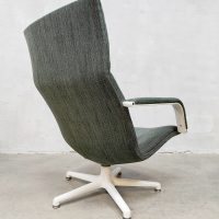 Modern swivel armchair draaifauteuil Geoffrey Harcourt Artifort F141