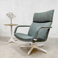 Vintage swivel armchair draaifauteuil Geoffrey Harcourt Artifort F141