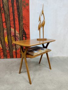 Midcentury design side table vintage bijzettafel 'Danish modern minimalism'