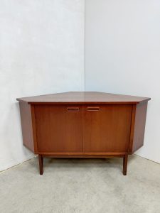 Midcentury corner cabinet wandkast hoekkast Danish style