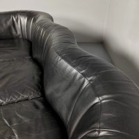 Vintage Italian design leather sofa's Zanotta Onda