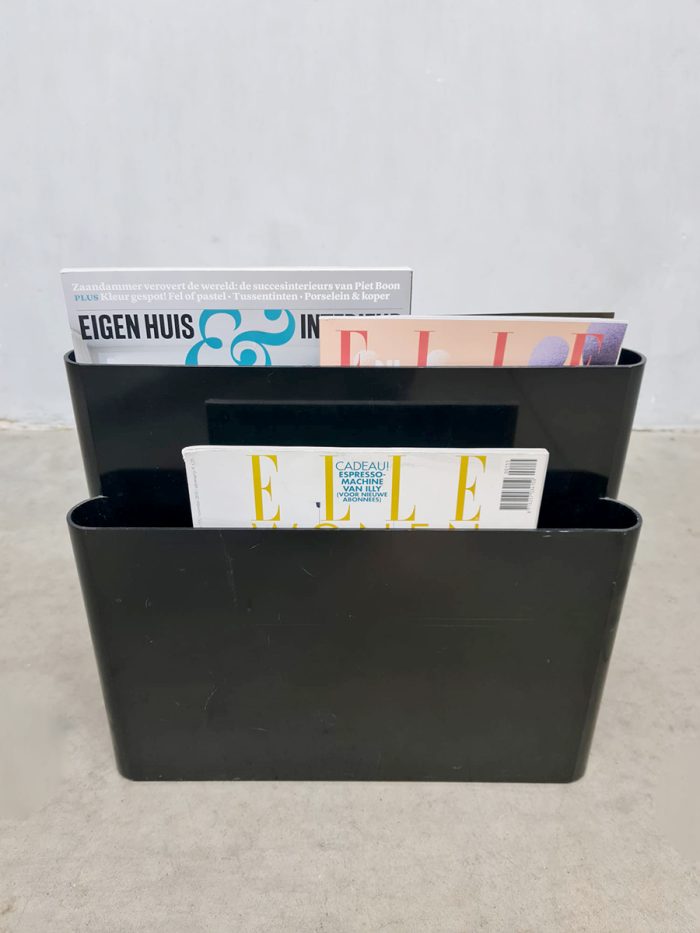 Vintage black magazine rack holder lectuurbak Giotto Stoppino Kartell
