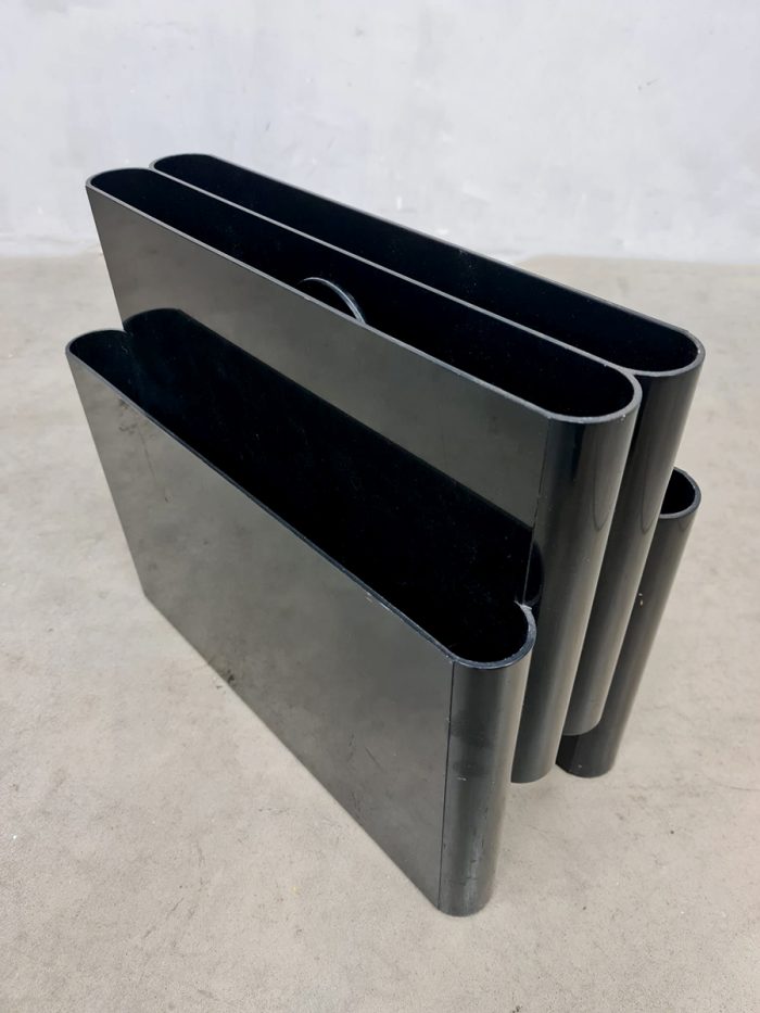 Vintage black magazine rack holder lectuurbak Giotto Stoppino Kartell