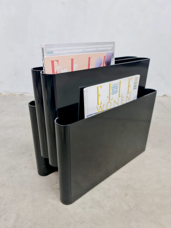 Vintage black magazine rack holder lectuurbak Giotto Stoppino Kartell