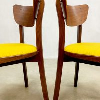 vintage Scandinavian style design dining chairs eetkamerstoelen yellow