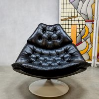 Midcentury modern design Artifort F588 swivel chair loungeleather fauteuil F588 jaren 70 interior