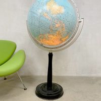Vintage illuminated earth world globe floorlamp JRO XL