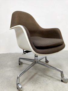 Vintage design office chair Eames Herman Miller