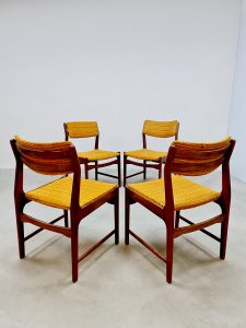 Vintage Danish dining chairs Deense eetkamerstoelen 'Orange funk'