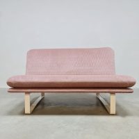 Midcentury pink Dutch design 2 seater sofa bank Artifort Kho Liang Ie sofa C684