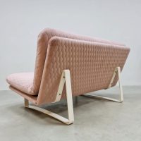 Vintage Dutch design 'Soft pink' sofa bank Kho Liang Ie Artifort