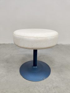 Midcentury industrial tulip stools lage krukken industrieel