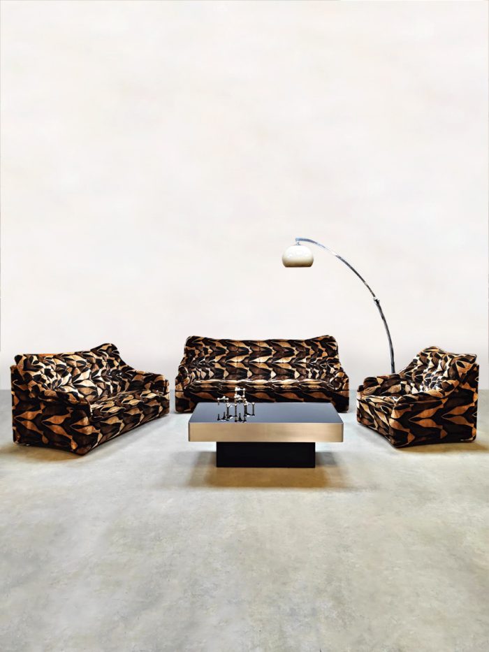 Luxury vintage design velvet lounge sofa chair bank fauteuil set 'Geometric graphic dessin'
