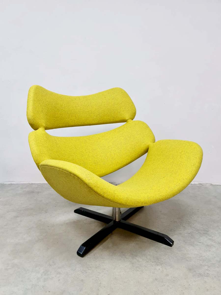 Vintage Dutch design swivel lounge chair draaifauteuil 'Mellow Yellow'