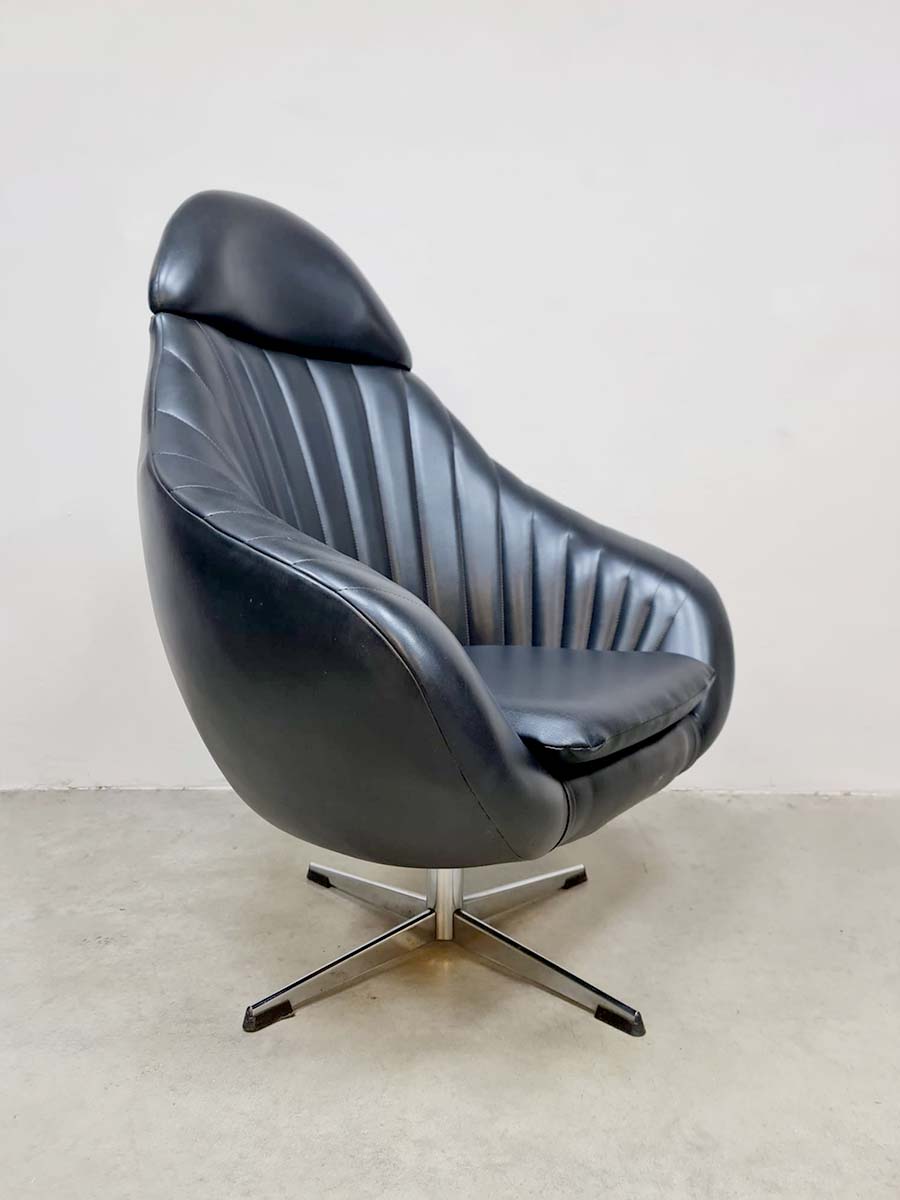 Vintage black leatherette swivel chair draaifauteuil 'Mad men style'