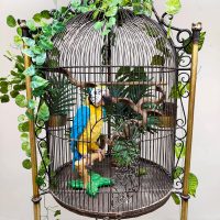 Vintage iron royal decorated birdcage on stand vogelkooi 'Victorian style'