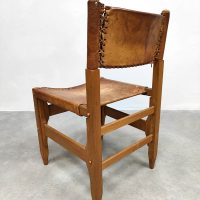Midcentury interior design brutalist leather dinner chairs leren eetkamerstoelen Werner Biermann Arte Sano Colombia 1960