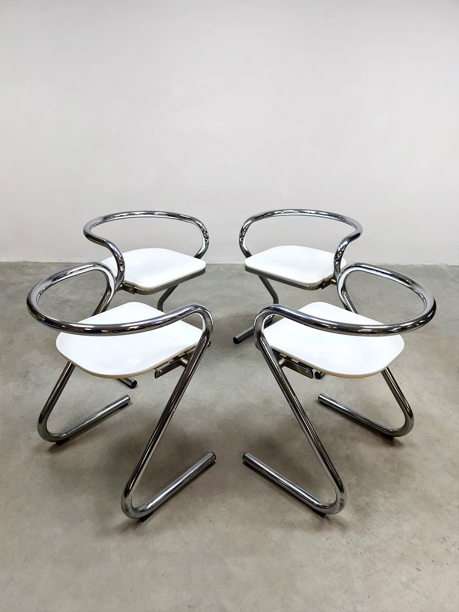 Vintage interieur Zweeds design chrome dining chairs eetkamerstoelen Borge Lindau Bo Lindekrantz 1970