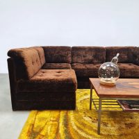 Vintage interior design brown modular lounge sofa modulaire elementen bank