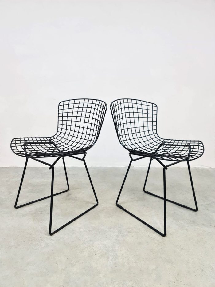 Midcentury interior design wire chair side chair model 420 draadstoel Harry Bertoia Knoll 1970s