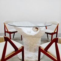 MIdcentury interior design pearl dining table eetkamertafel parel Magnussen Ponte style