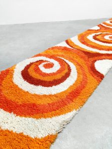 Vintage Swedish design rug carpet tapijt vloerkleed 'Groovy orange'