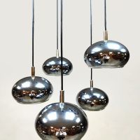 Midcentury interior design chrome cascade pendant lamp chromen hanglamp 'Silver spheres'