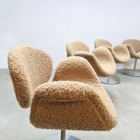 Vintage interior styling Dutch design 'little tulip' chairs stoelen Pierre Paulin Artifort ''Teddy''