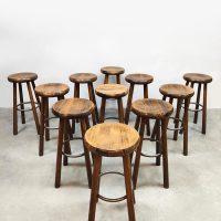 Midcentury design French wooden vintage barstools stool massief houten barkukken kruk