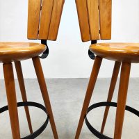 Vintage design wooden organic barstools barkrukken 'Brutalism'