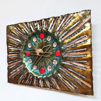 Midcentury interior design Brutalist clock wall sculpture wand klok Franco Bastianelli studio Laurane