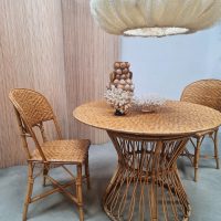 Midcentury interior design round rattan bamboo dining set ronde eetkamerset tafel stoelen 'bohemian'