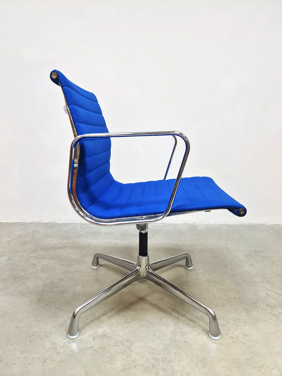 Midcentury design aluminum EA 108 desk chair bureaustoel Charles Ray Eames Herman Miller