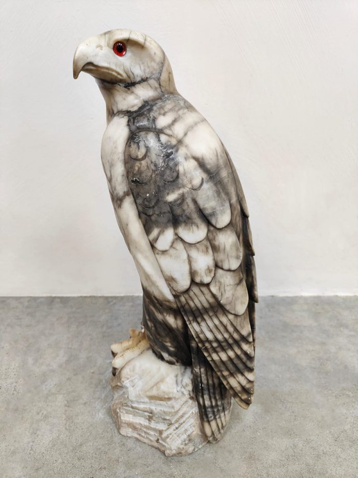 Vintage marble bird hawk eagle sculpture marmeren vogel