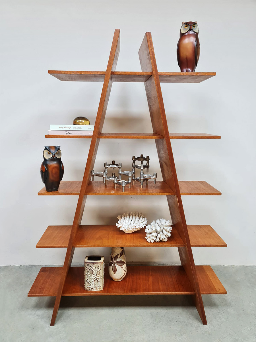 Vintage cabinet roomdivider shelves houten wandkast 'Pyramid'