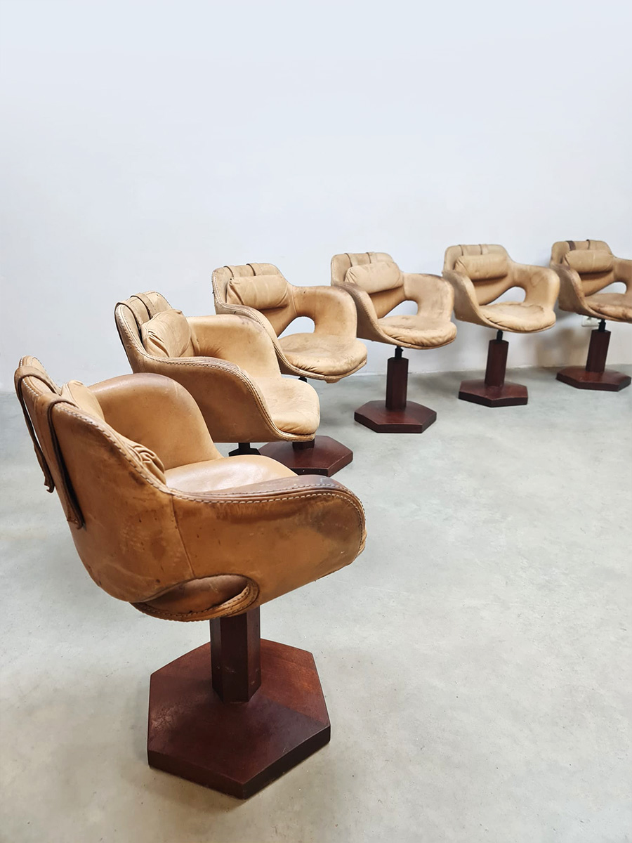 Vintage unique leather swivel chairs leren draaistoelen 'Seventies vibes'