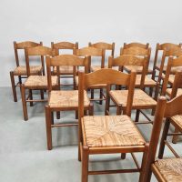 Midcentury interior design rush dining chairs houten eetkamerstoelen Wabi Sabi