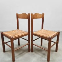 Vintage furniture interior design rush dining chairs houten eetkamerstoelen Wabi Sabi