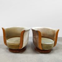 Vintage interior design Depose Tulip lounge chairs tulp stoelen hotel 'Le Malandre'