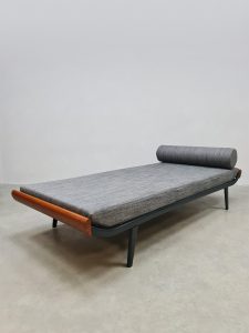 Vintage Dutch design Cleopatra daybed sofa A.R Cordemeijer Auping