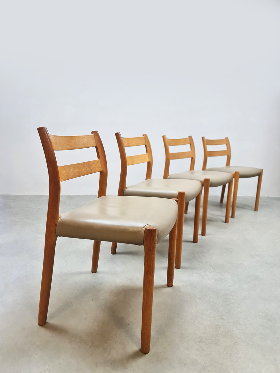 Midcentury Set of 4 Model 84 dining chairs vintage eetkamerstoelen Niels O. Møller 1960s