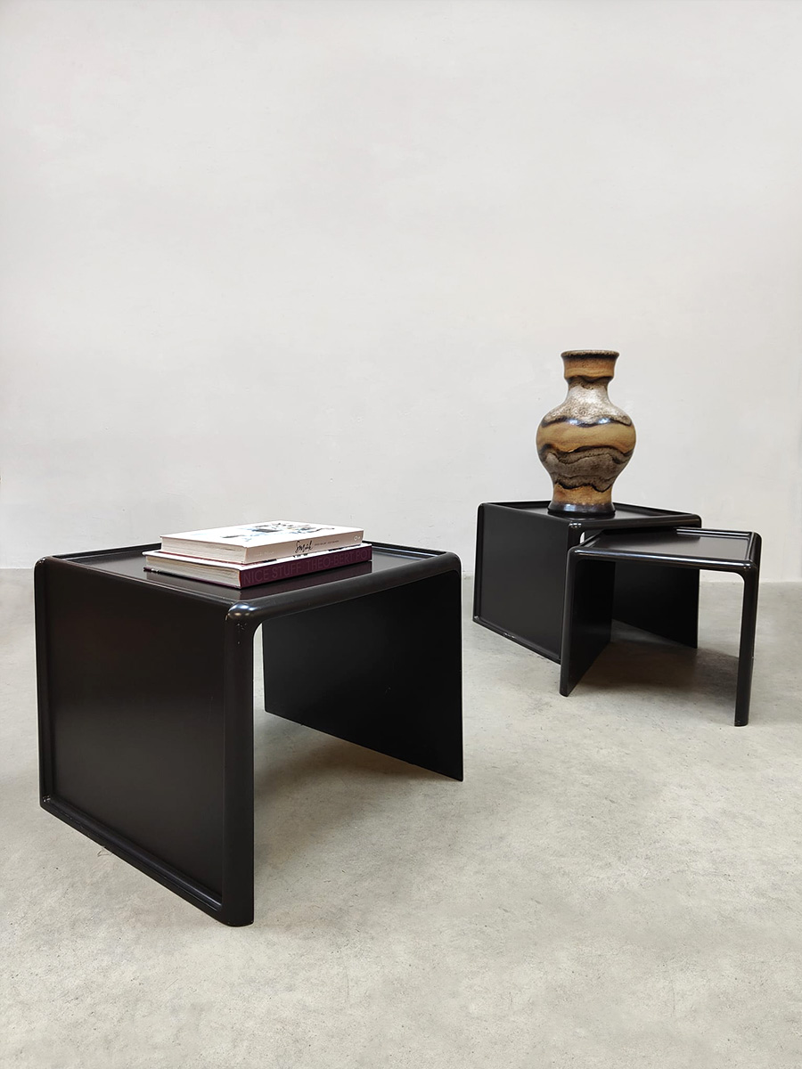 Midcentury interior Space age mimiset nesting tables bijzettafels Peter Ghyczy Horn Collection